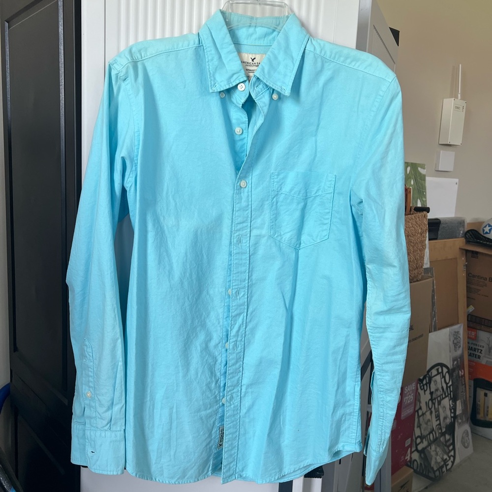 American Eagle Men's Light Blue Shirt